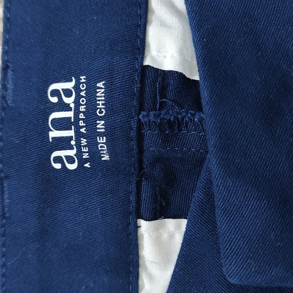 Dark Blue a.n.a Shorts - Picture 4 of 6